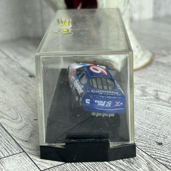 Racing Champions Mark Martin #6 NASCAR Valvoline 1:24 Die Cast New - Picture 3 of 9